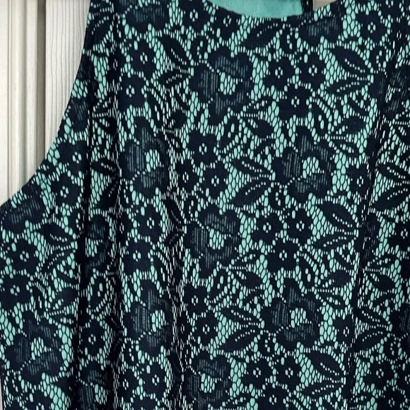 Lot of 3 Cute, Timeless Dresses for Formal, Casual Wear - Picture 10 of 15